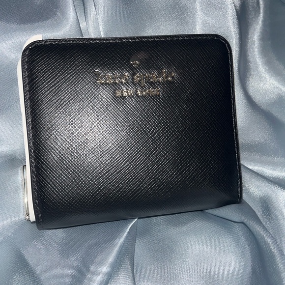 New Kate Spade Staci Zip Bifold
Wallet Saffiano Black Leather - Picture 16 of 16
